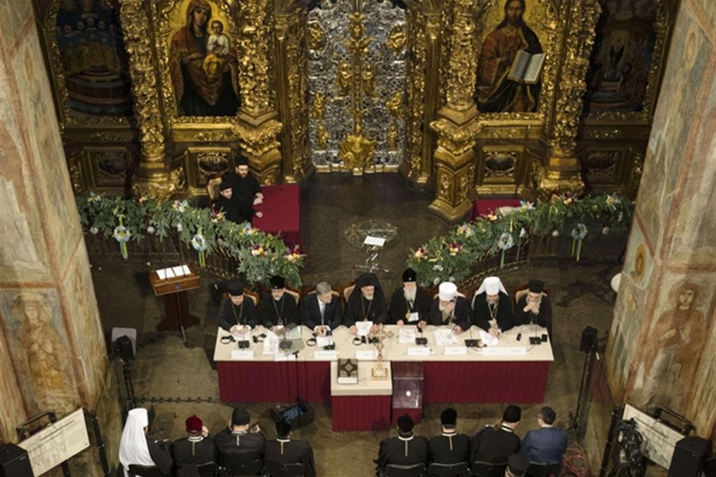 A Kiev il Concilio di unificazione ha sancito la nascita della nuova Chiesa ortodossa indipendente (Ansa)