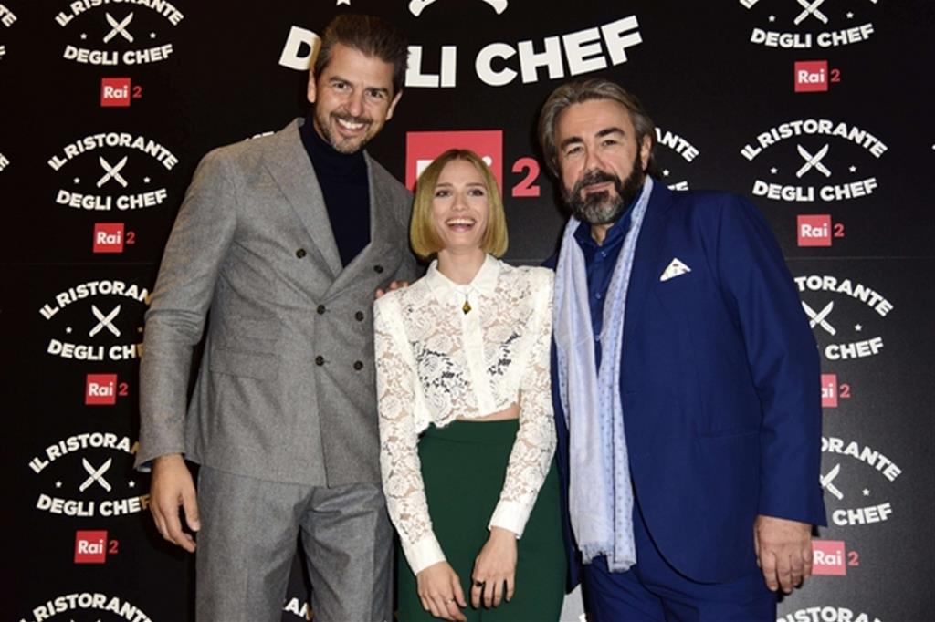 Da sinistra Andrea Berton, Isabella Potì e Philippe Léveillé, cuochi stellati per "Il ristorante degli chef" di Rai 2