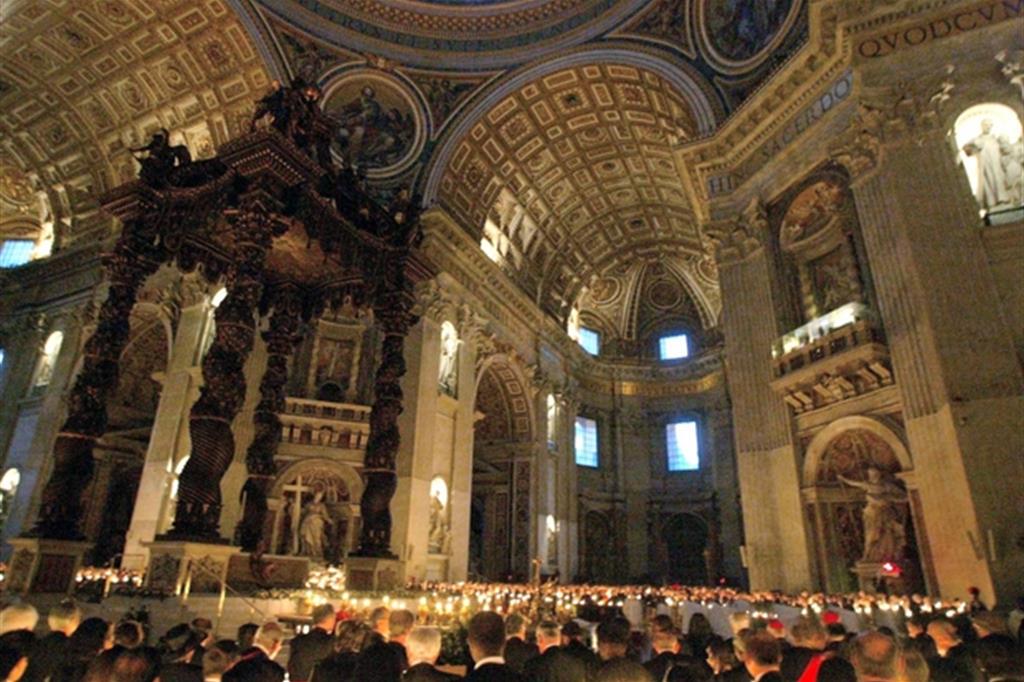 Sabato Santo nella Basilica di San Pietro (Ansa)
