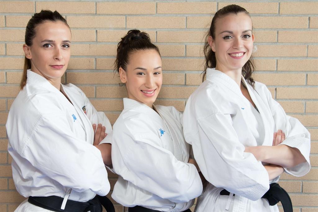 Sara Battaglia, Terryana D’Onofrio e Michela Pezzetti: le ragazze della squadra femminile di kata, medaglia d'oro agli Europei di Karate a Novi Sad