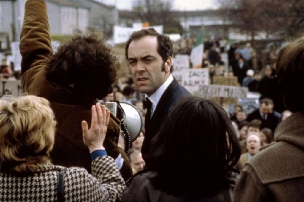 “Bloody Sunday”, il film del 2002 scritto e diretto da Paul Greengrass tratto dal libro di Don Mullan sui fatti del 1972 a Derry, nell’Irlanda del Nord