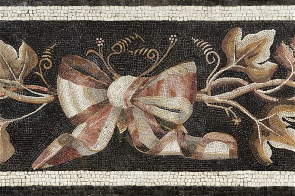 Il mosaico con fiocco (© slowphoto.studio)