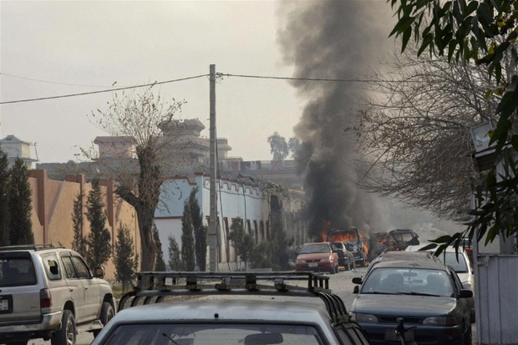 La zona dell'attacco a Kabul (Ansa)