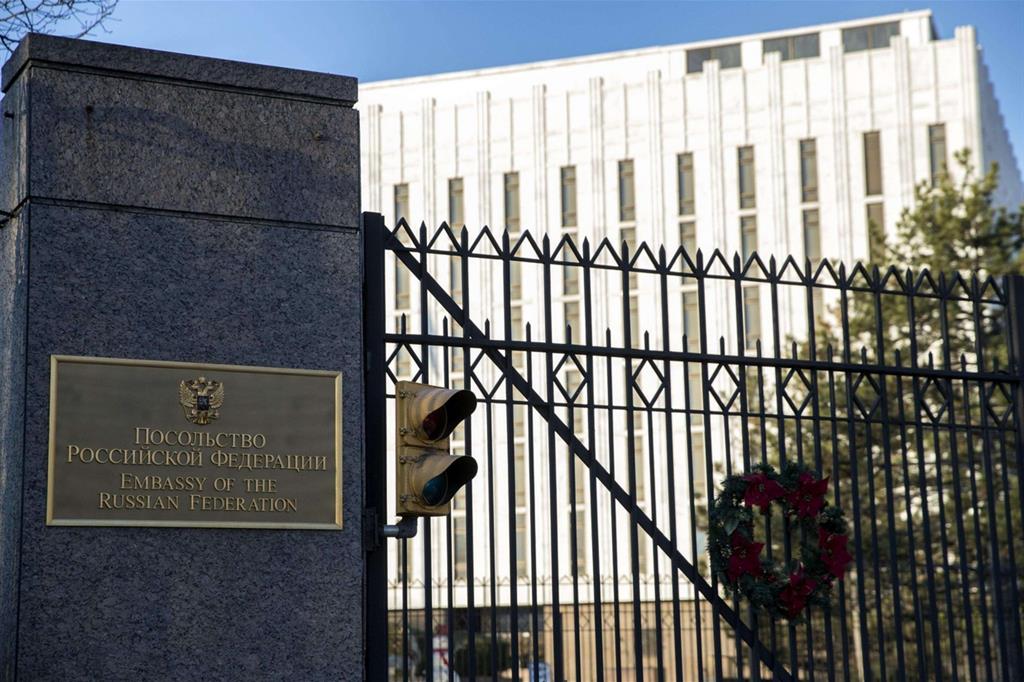 L'ambasciata russa a Washington (Ansa)