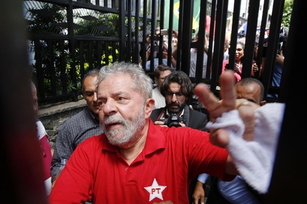Luiz Inacio Lula da Silva, 72 anni, ha annunciato la sua candidatura