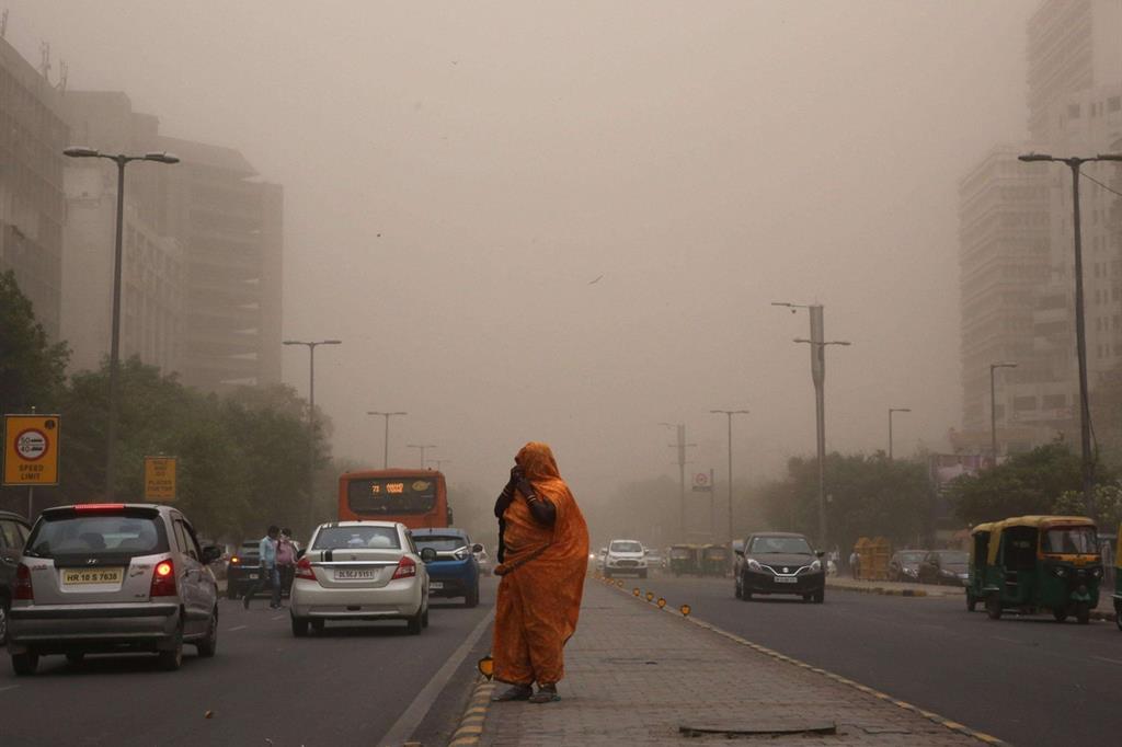 La sabbia ha raggiunto anche la capitale indiana New Delhi (Ansa)