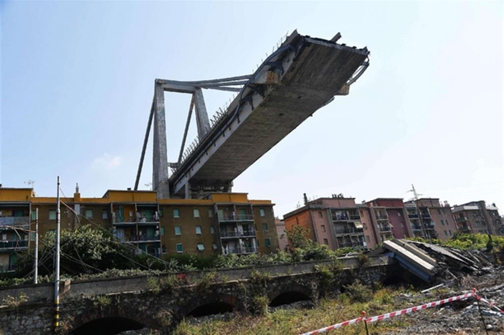 Il ponte Morandi a Genova, crollato il 14 agosto (Ansa)
