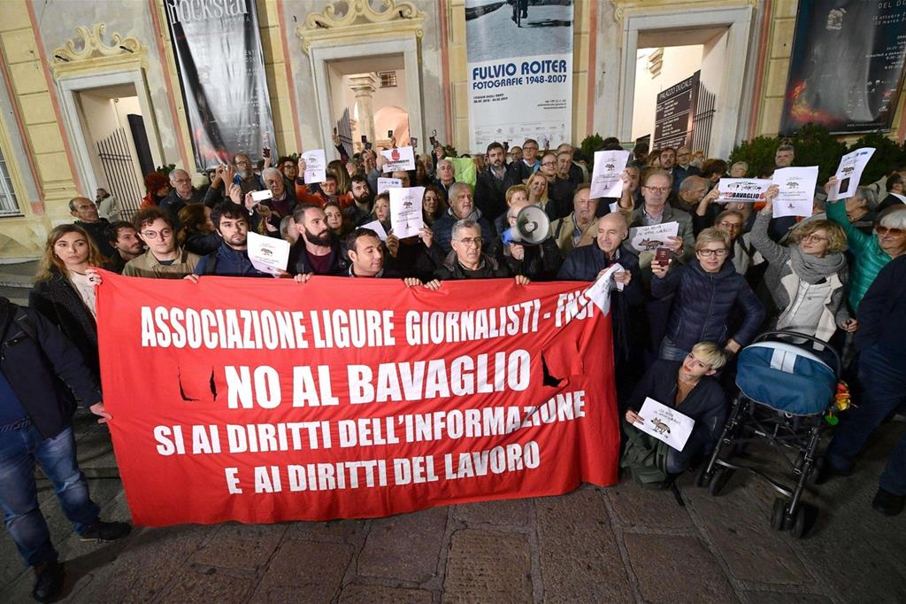 La manifestazione No Bavaglio a Genova (Ansa)
