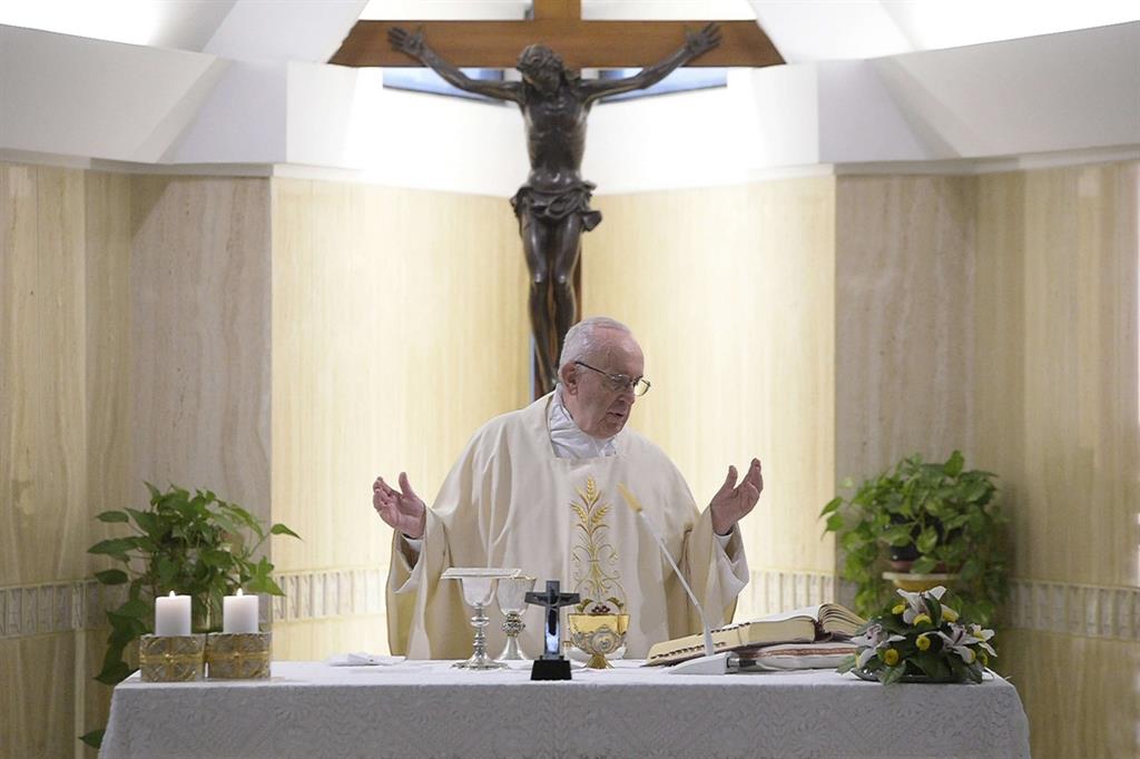 Il Papa ha celebrato la Messa nella cappella di Casa Santa Marta (Osservatore Romano)