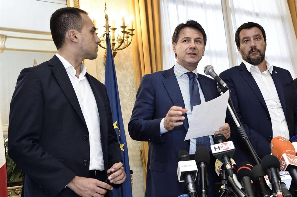 Il premier Conte con i due vice Di Maio e Salvini
