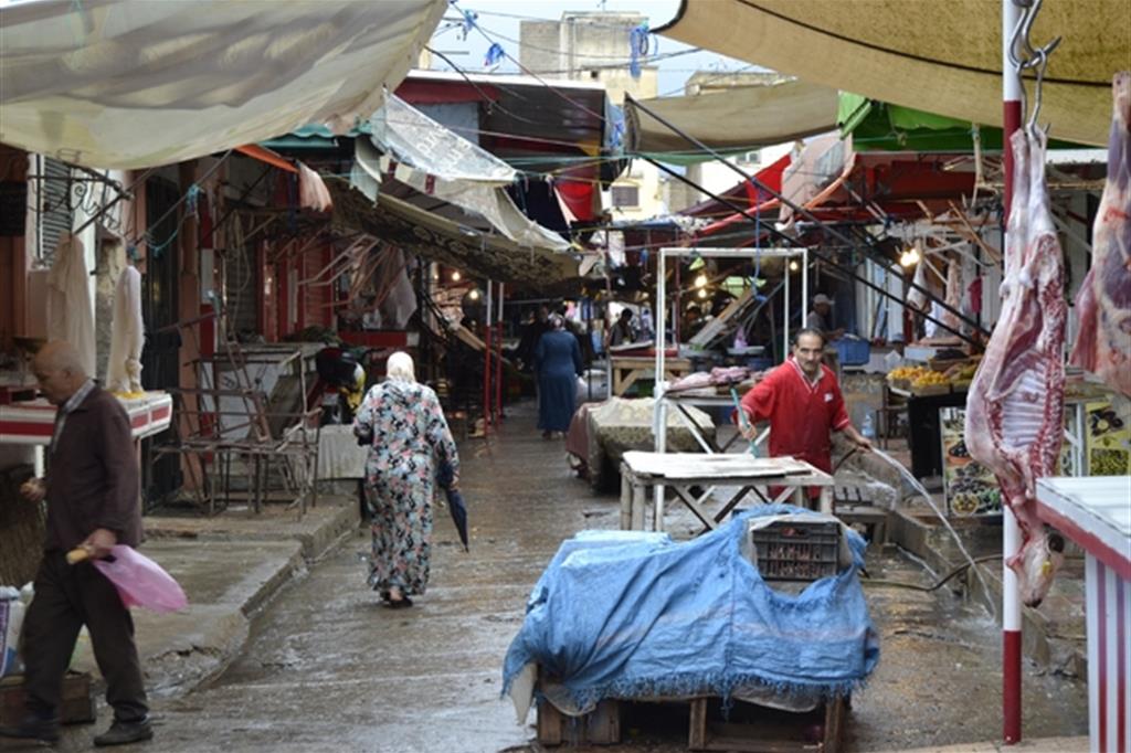 Il mercato della cittadina di Beni Mellal, conosciuta come la "capitale delle arance"