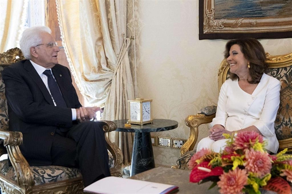 Venti minuti. Il presidente Mattarella a colloquio con il presidente del Senato, Casellati (Ansa)