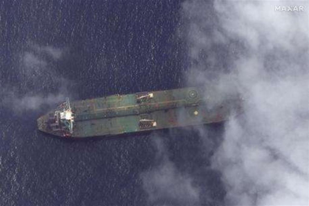 Una petroliera iraniana in una foto d'archivio (Ansa)
