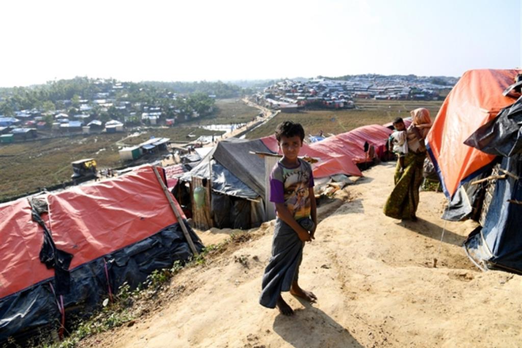 Il campo profughi di Cox's Bazar che ospita decine di migliaia di Rohingya in Bangladesh