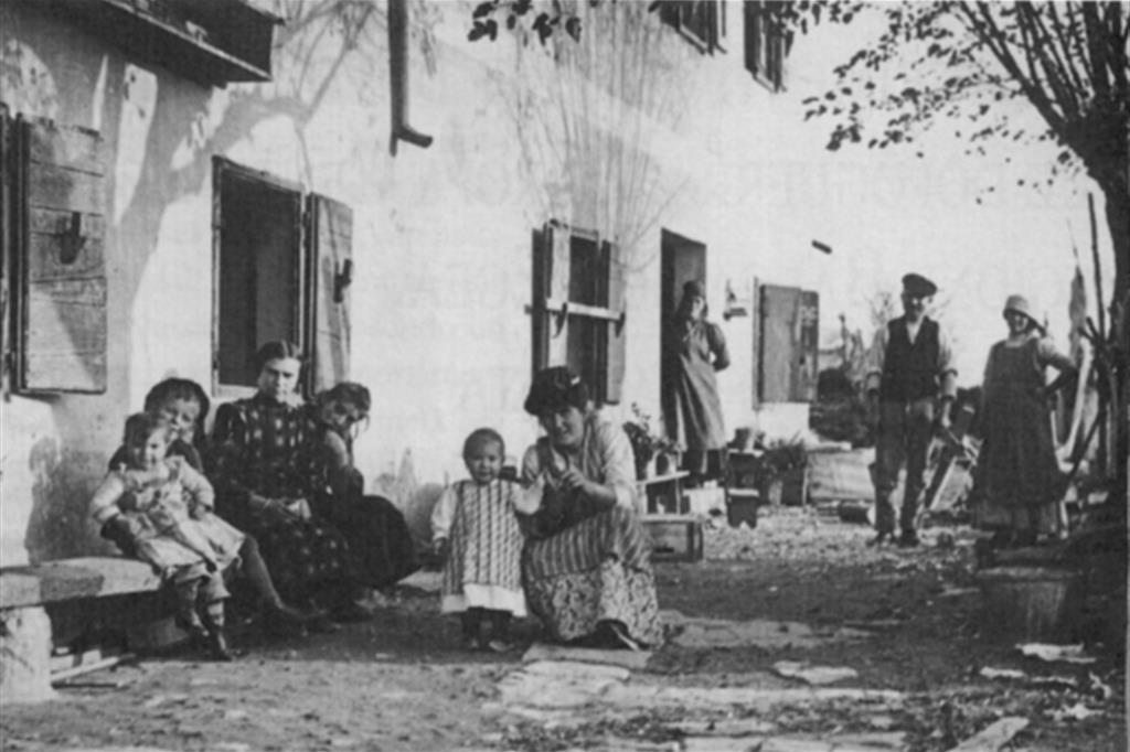 Una famiglia della campagna istriana ai primi del Novecento /Archivio Irci
