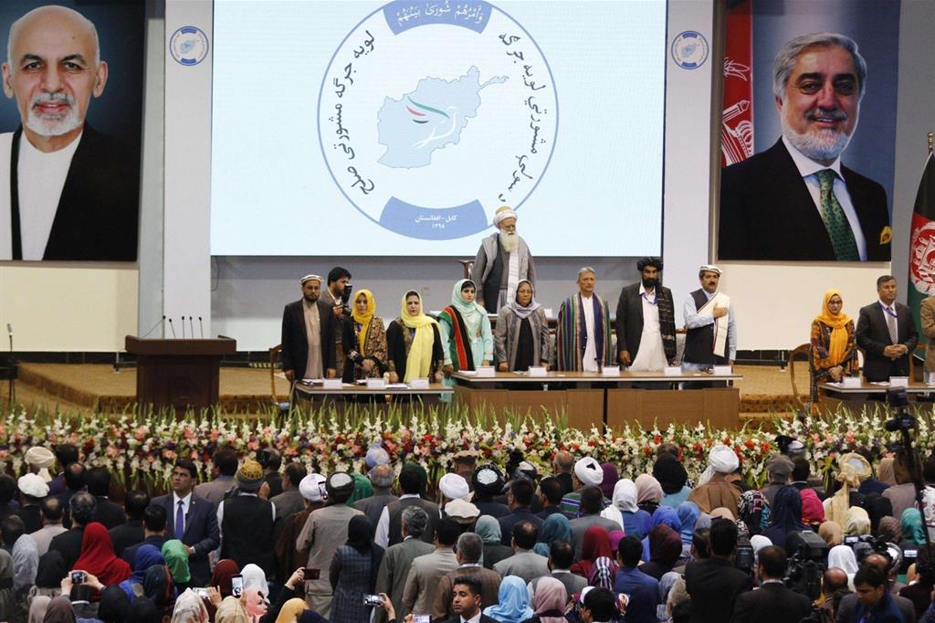 La cerimonia di chiusura della Loyal jirga a Kabul (Ansa)