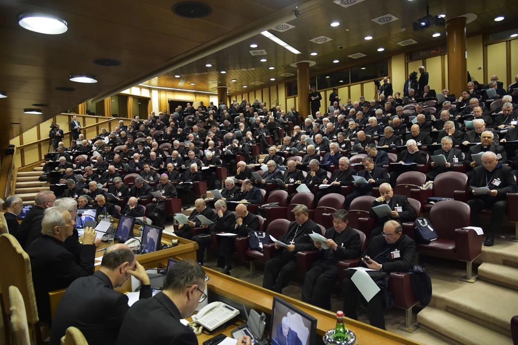 L'Assemblea generale dei vescovi italiani in corso nell'Aula del Sinodo in Vaticano (foto Siciliani)