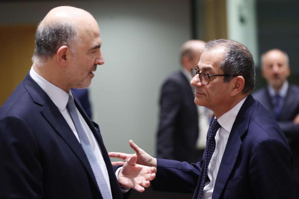 Il ministro dell'Economia Tria (a destra) con il commissario Ue Moscovici