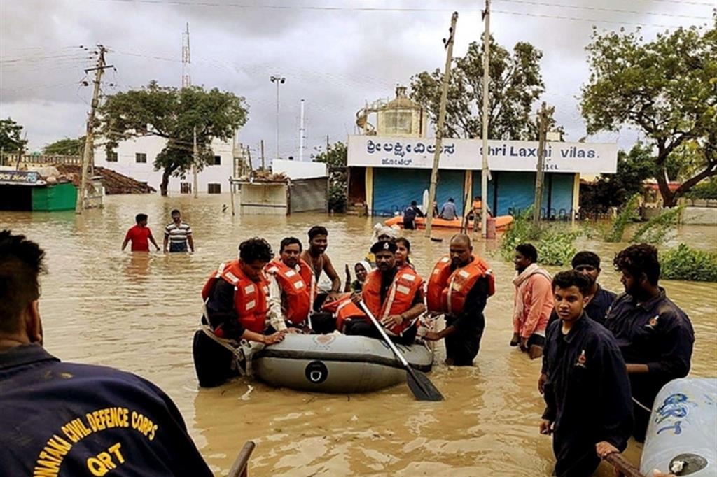 Inondazioni in India (Ansa)