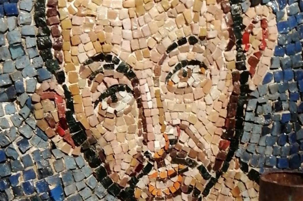 Milano, San Pietro in Ciel d'Oro: il mosaico con il ritratto più antico di sant'Ambrogio, fresco di restauro
