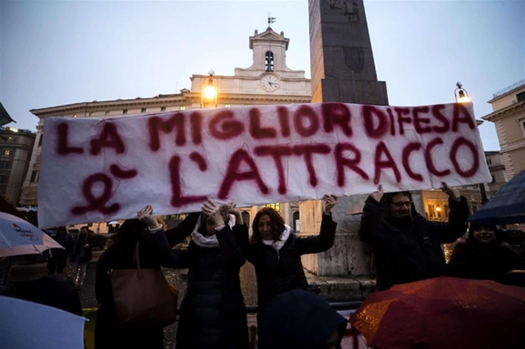 Un'immagine della manifestazione a Roma "Non siamo pesci" (Ansa)