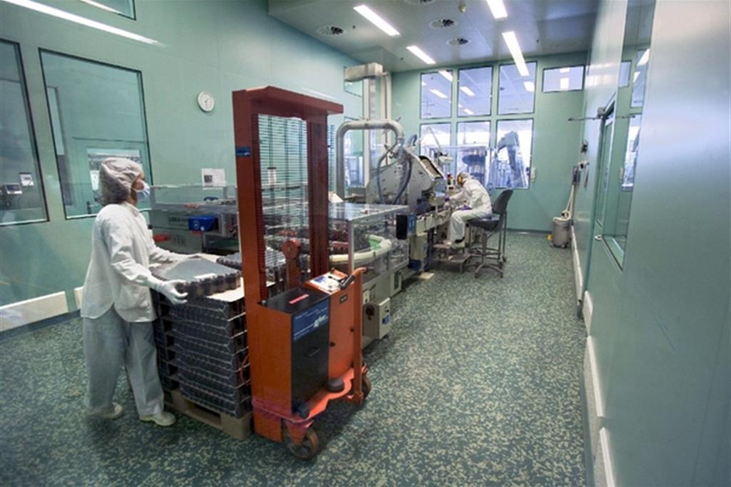 Farmaceutico e biotecnologie, il secondo settore meglio pagato in Italia