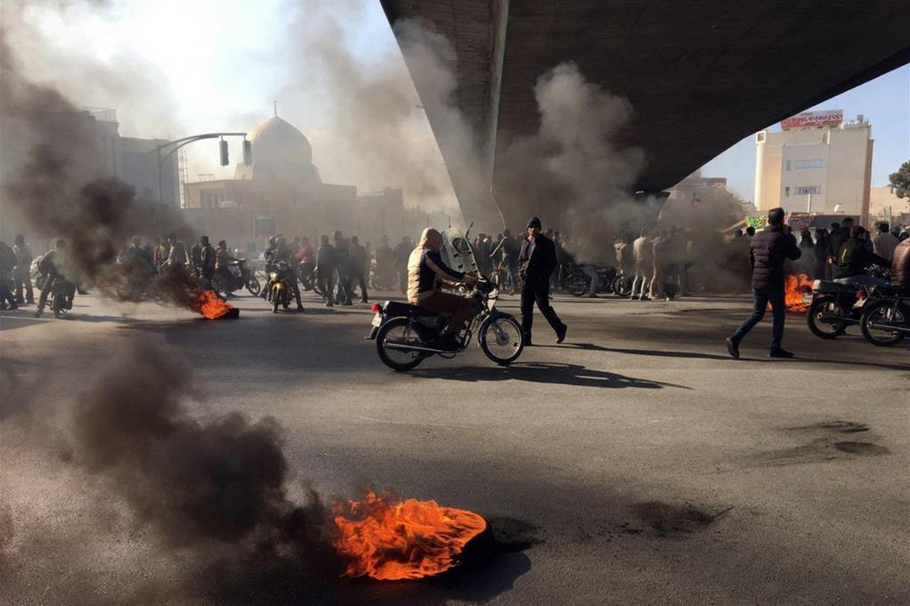 La rivolta a Teheran (Ansa)