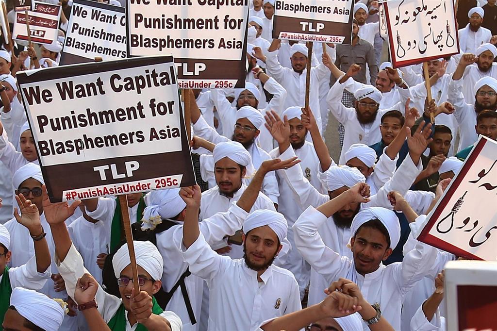 Proteste a Karachi, nel novembre scorso, contro Asia Bibi (Ansa)