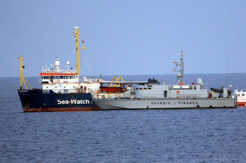 Sea Watch chiede intervento alla Corte europea per sbarcare i 42 a bordo