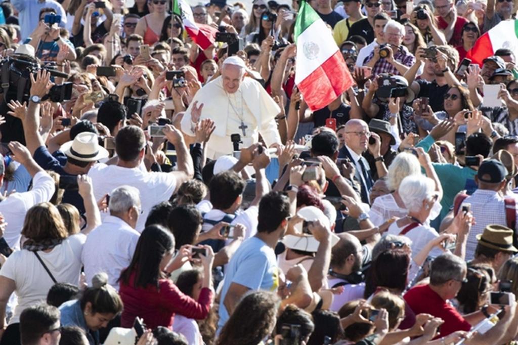 Papa: in Africa per portare il Vangelo, la giustizia e la pace