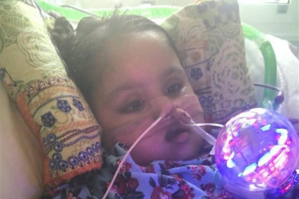 (La mamma di Tafida ha inviato ad Avvenire la foto della sua piccola da lei scattata dopo la malattia, autorizzandone la pubblicazione)