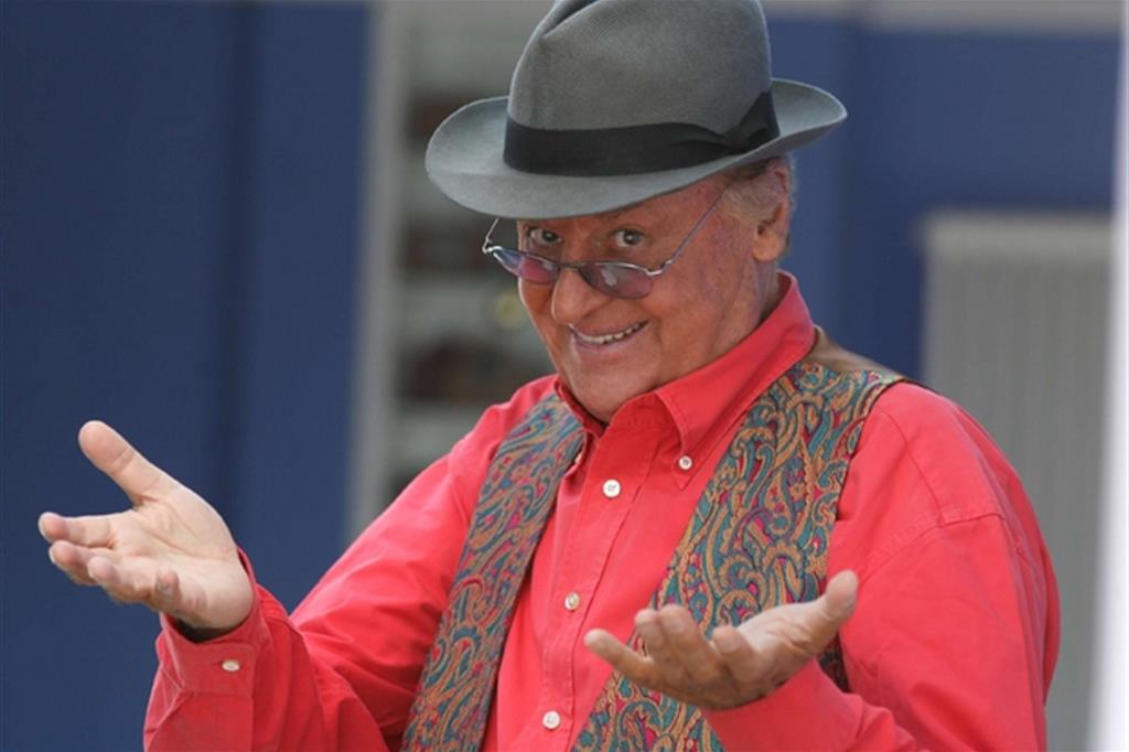 Renzo Arbore, lo showman ha 82 anni