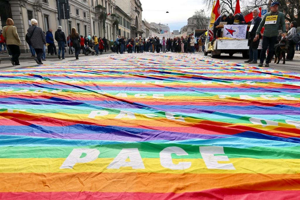 L’Italia antirazzista scende in piazza a Milano. «Siamo 200mila»