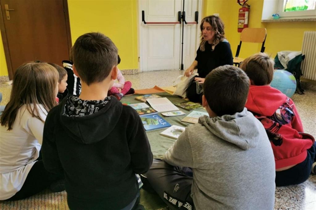 Una lezione alla scuola “Diaz” di Taipana, in Friuli Venezia-Giulia