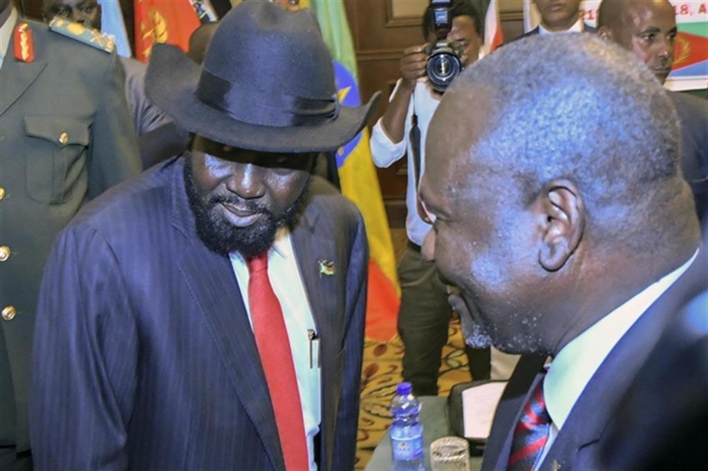 il Presidente del Sud Sudan, Salva Kiir (a sinistra), e il leader dell'opposizione Riek Machar (Ansa)