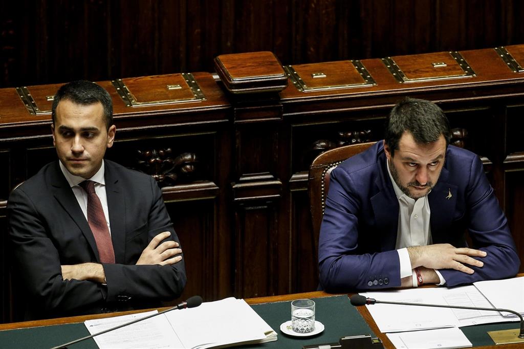 Nuovo scontro Di Maio-Salvini sui migranti