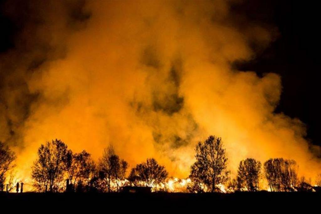 Incendio sospetto alla fabbrica Kastamonu di Frossasco
