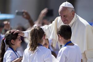 Giornata per la Carità del Papa, la nostra mano con quelle di Francesco