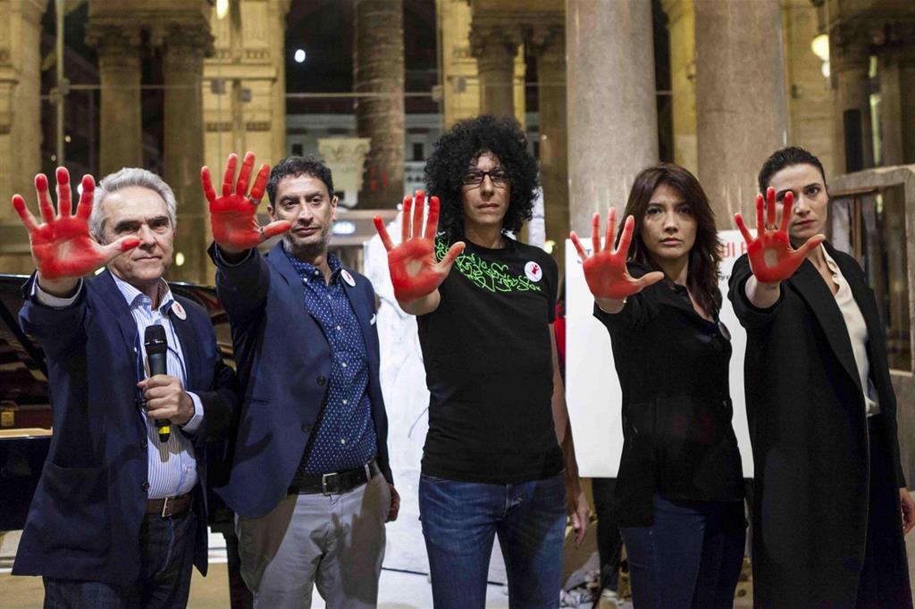 Valerio Neri, Tamer Kirolos, Giovanni Allevi, Valentina Petrini e Anna Foglietta alla manifestazione per l'anniversario dell'inizio del conflitto in Yemen, Roma, 24 marzo 2019