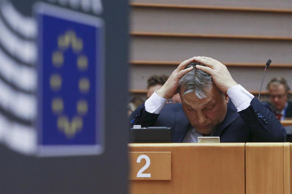 Il premier ungherese Viktor Orbán al Parlamento europeo a Bruxelles (Ansa)