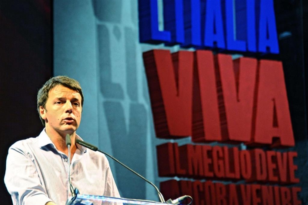 L'allora sindaco di Firenze, Matteo Renzi, durante il suo intervento alla convention 'Viva l'Italia viva, il meglio deve ancora venire, a Firenze, 16 novembre 2012. ANSA/MAURIZIO DEGL'INNOCENTI