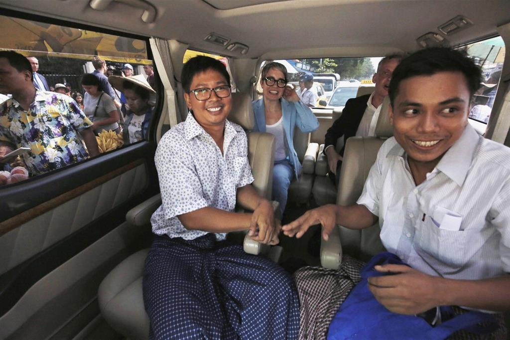 I reporter dell'agenzia Reuters Wa Lone (sinistra) e Kyaw Soe Oo (Ap)