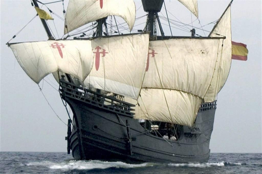 Una replica della Victoria, una delle navi della missione di Magellano (Ansa)