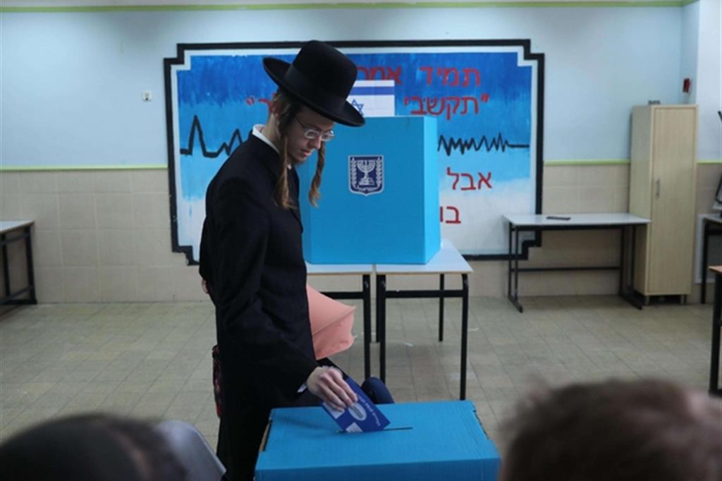 Voto in Israele (Ansa)