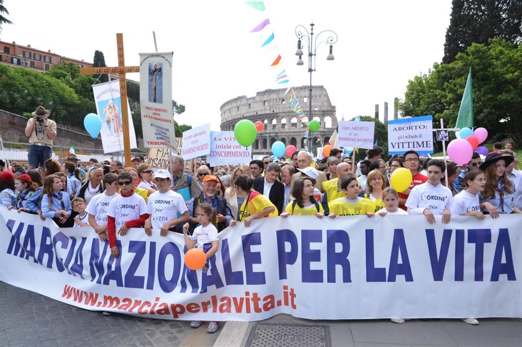 La Marcia della Vita a Roma (Ansa)