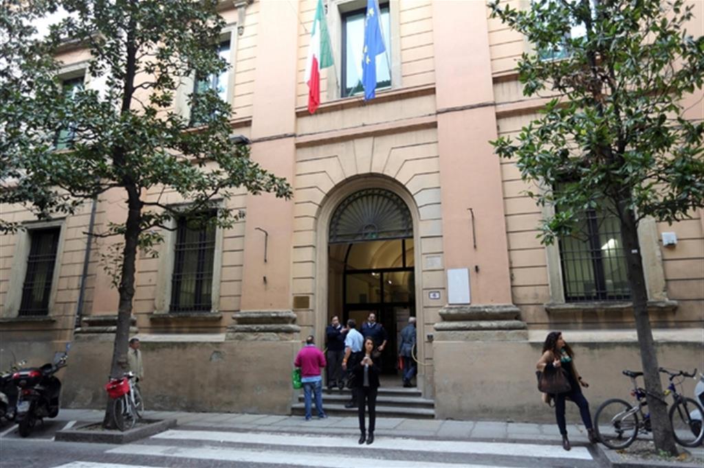 L’esterno della Procura della Repubblica di Bologna