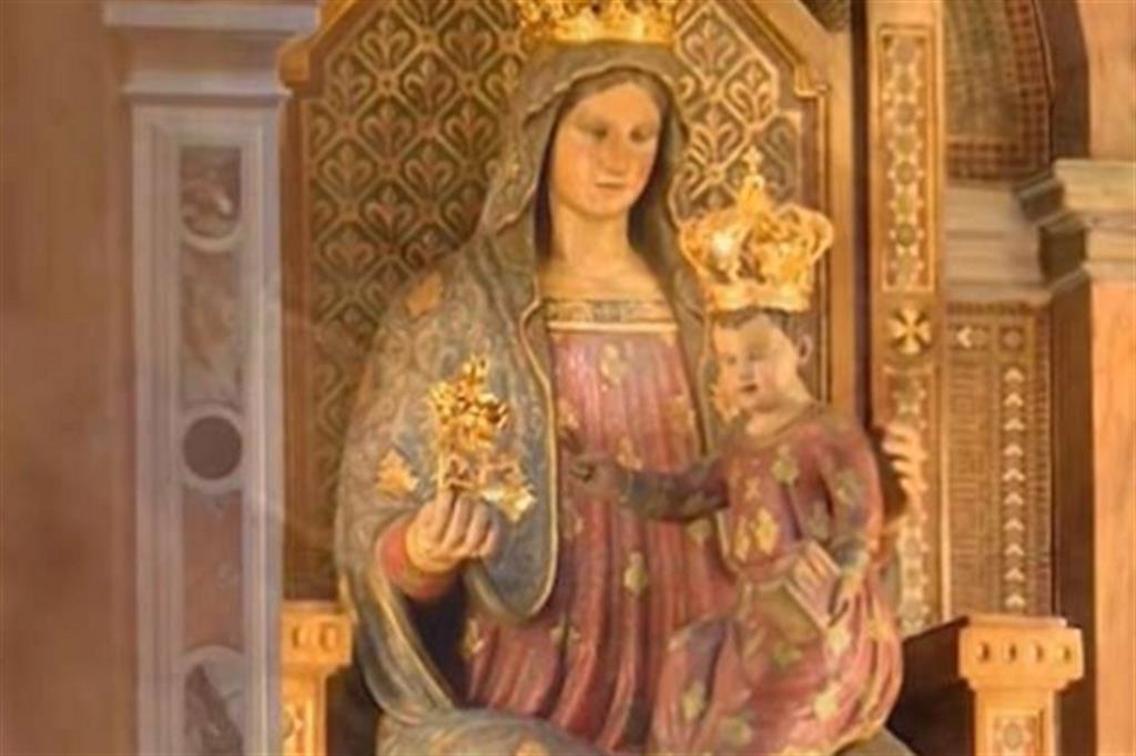 La Madonna di Barbana senza il rosario che teneva tra le dita