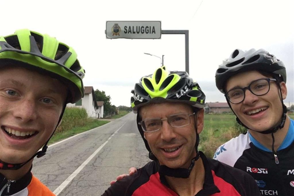 Da Bergamo a Lourdes, il viaggio dell'anima di due seminaristi in bici