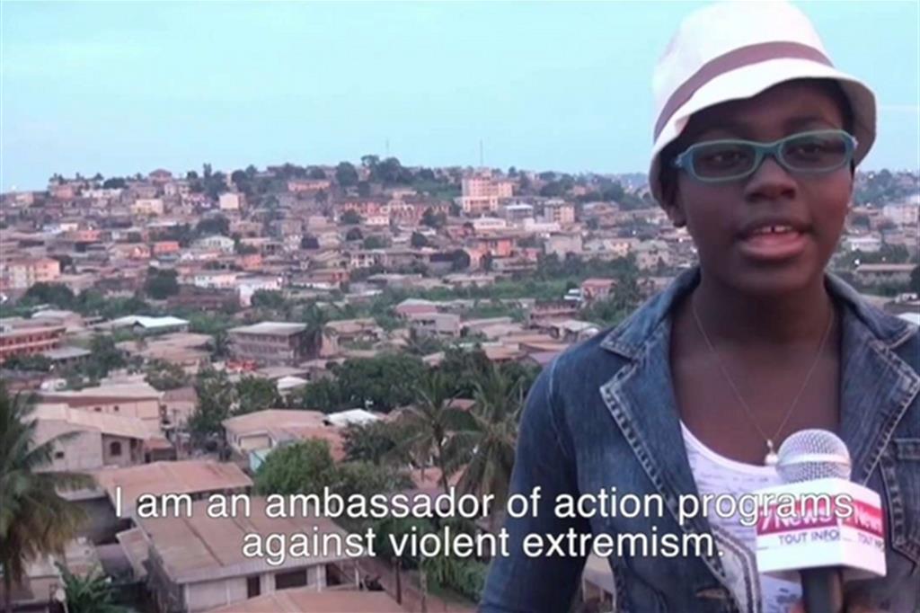 Divina Maloum, 15 anni, si oppone alla violenza e chi vuole distruggere la vita dei bambini