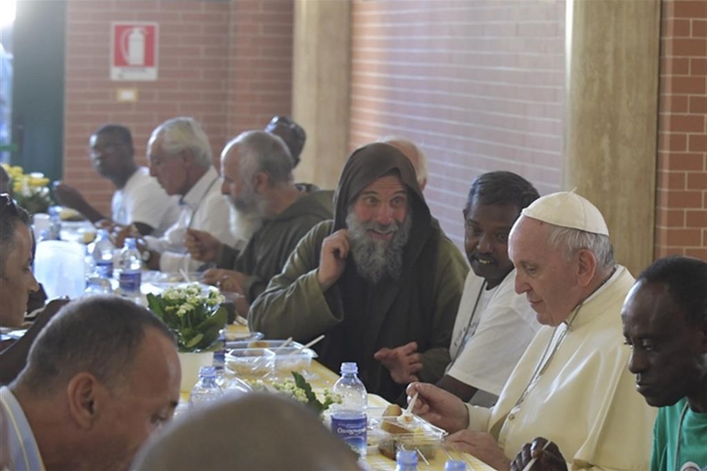 Papa Francesco a pranzo nella missione "Speranza e carità" di Palermo, il 16 settembre 2018